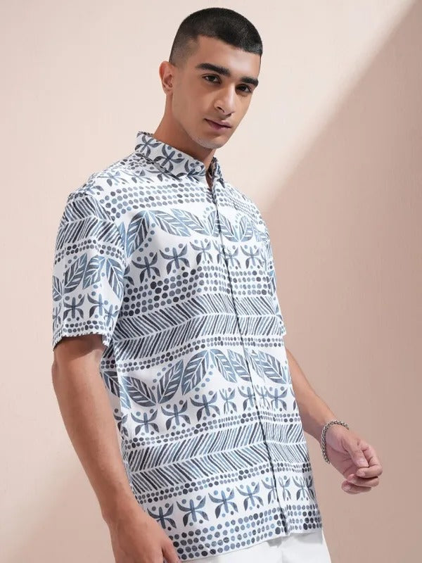 Men White Printed Relaxed Fit Casual Shirt