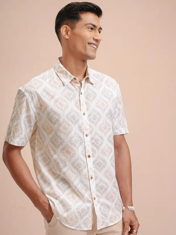 Men White Printed Relaxed Fit Casual Shirt