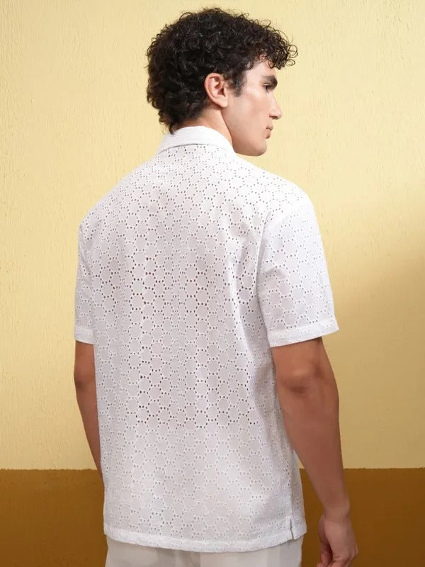 Men White Solid Relaxed Fit Casual Shirt