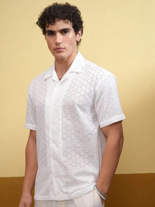 Men White Solid Relaxed Fit Casual Shirt