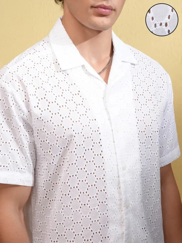 Men White Solid Relaxed Fit Casual Shirt
