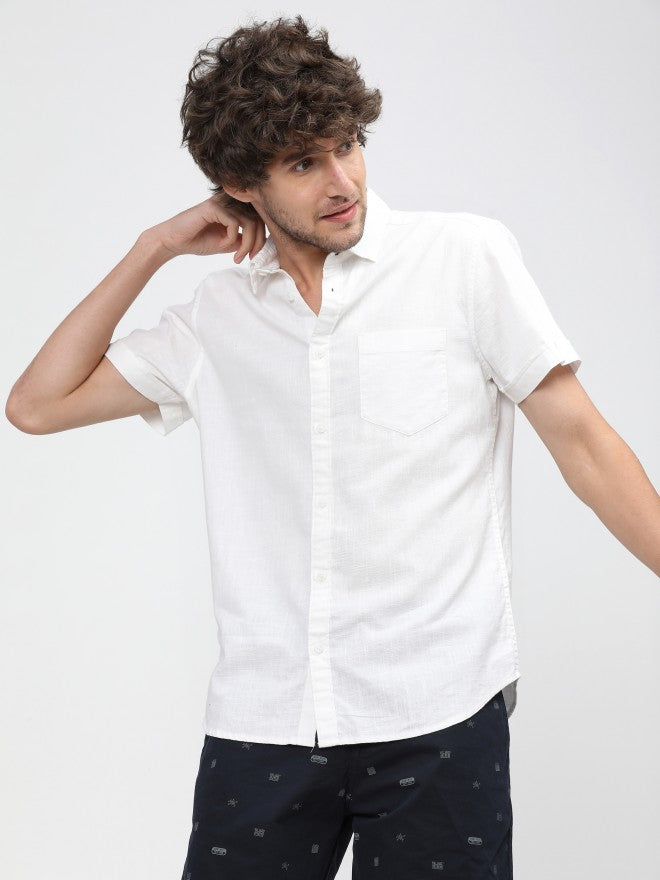 Men White Solid Slim Fit Casual Shirt