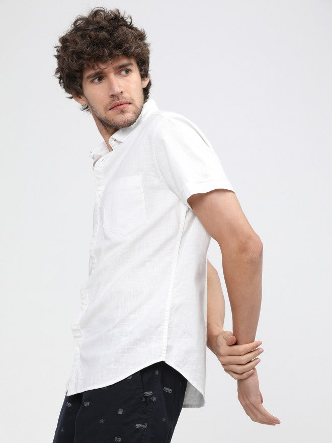 Men White Solid Slim Fit Casual Shirt