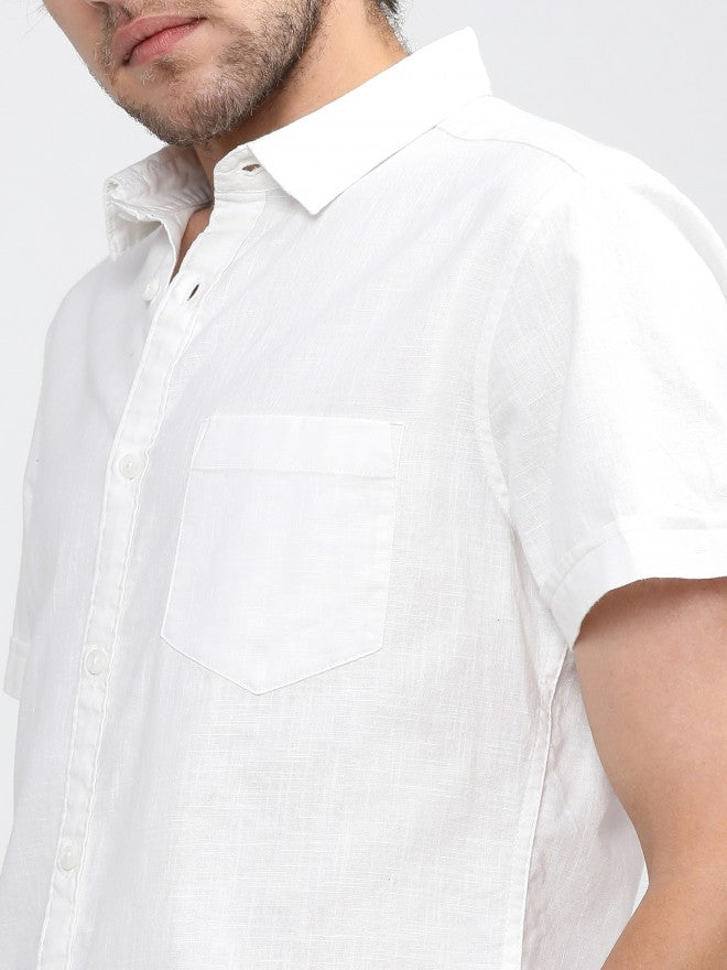 Men White Solid Slim Fit Casual Shirt