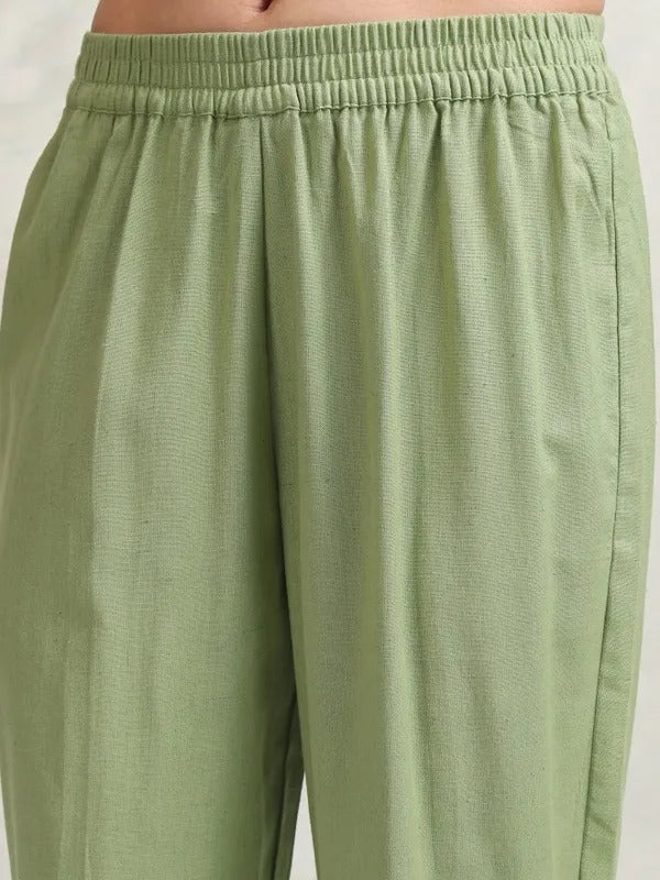 Women Green Embroidered Kurta With Trousers