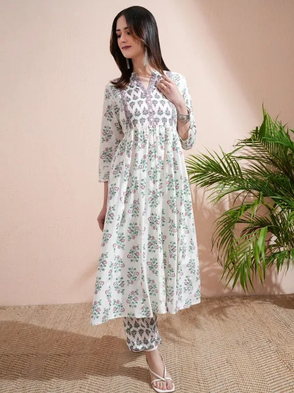Women Cream Printed Kurta With Trousers