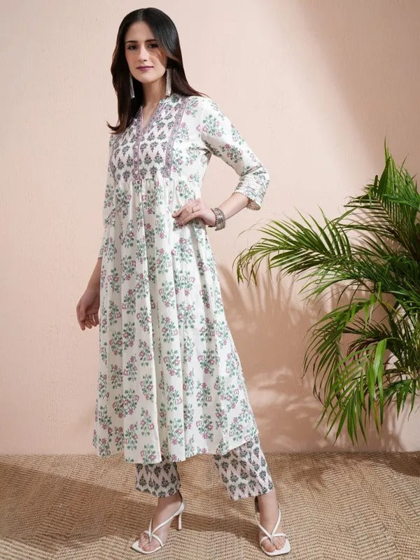Women Cream Printed Kurta With Trousers