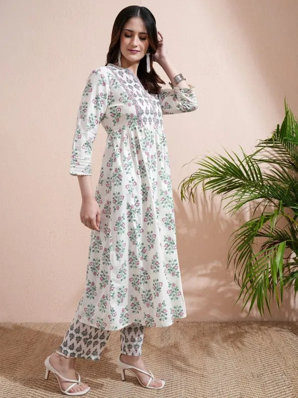 Women Cream Printed Kurta With Trousers